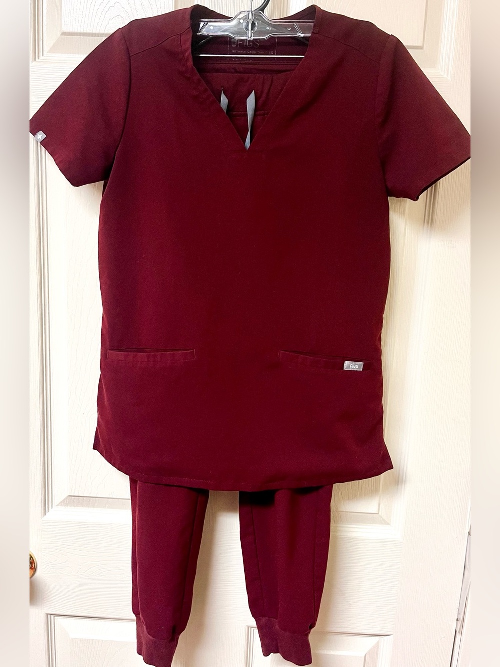 FIGS SET Scrub Top + Scrub Bottoms